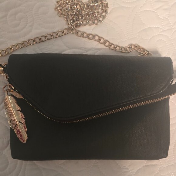 Jessica Simpson Black Faux Leather Crossbody Bag Gold Chain Leopard Lining EUC - Picture 2 of 9